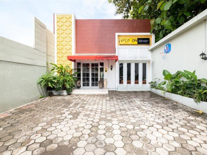 Spot On 2419 Rumah Nugraha Hotel Syariah Γιογκιακάρτα Εξωτερικό φωτογραφία