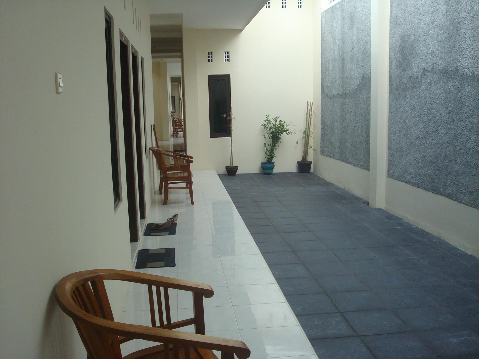 Spot On 2419 Rumah Nugraha Hotel Syariah Γιογκιακάρτα Εξωτερικό φωτογραφία