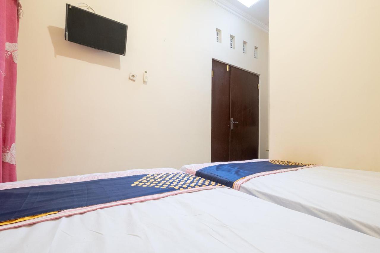 Spot On 2419 Rumah Nugraha Hotel Syariah Γιογκιακάρτα Εξωτερικό φωτογραφία