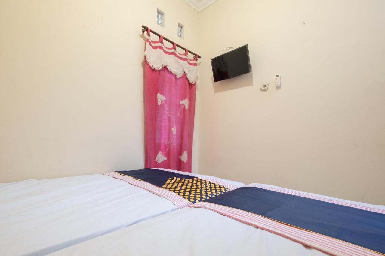 Spot On 2419 Rumah Nugraha Hotel Syariah Γιογκιακάρτα Εξωτερικό φωτογραφία
