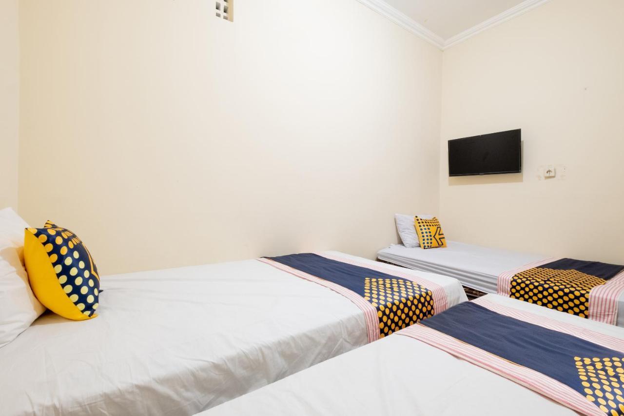 Spot On 2419 Rumah Nugraha Hotel Syariah Γιογκιακάρτα Εξωτερικό φωτογραφία